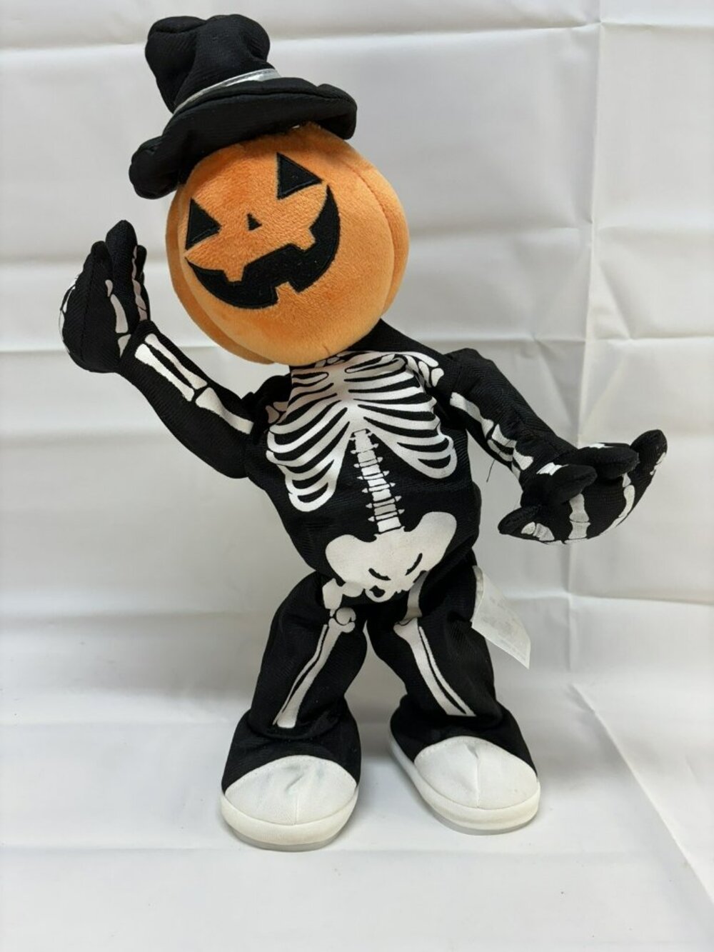 VIDEO! Animated Pumpkin Skeleton Jack-O-Lantern Sings Dances Halloween Greeter